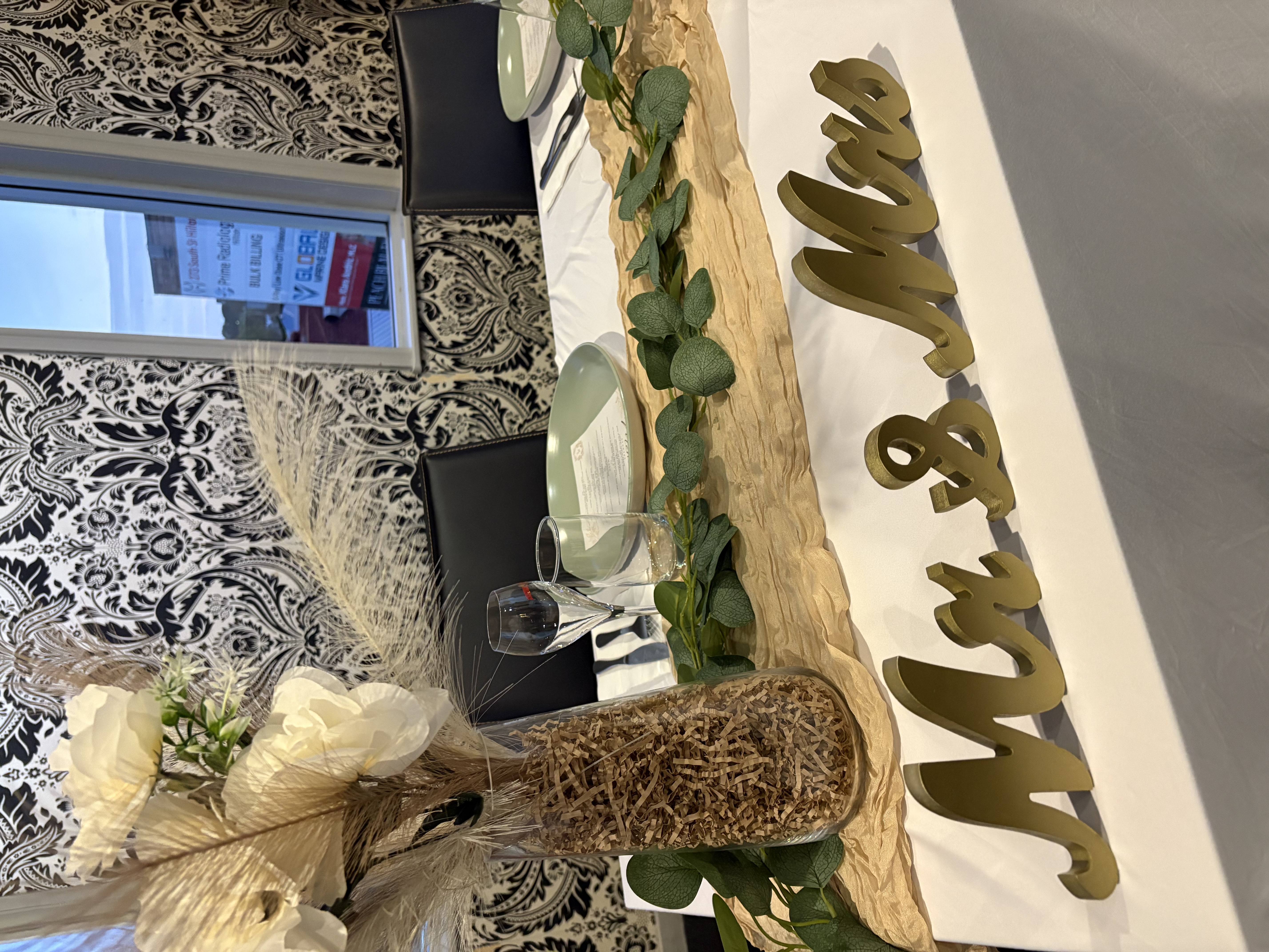 table decoration with flowers.